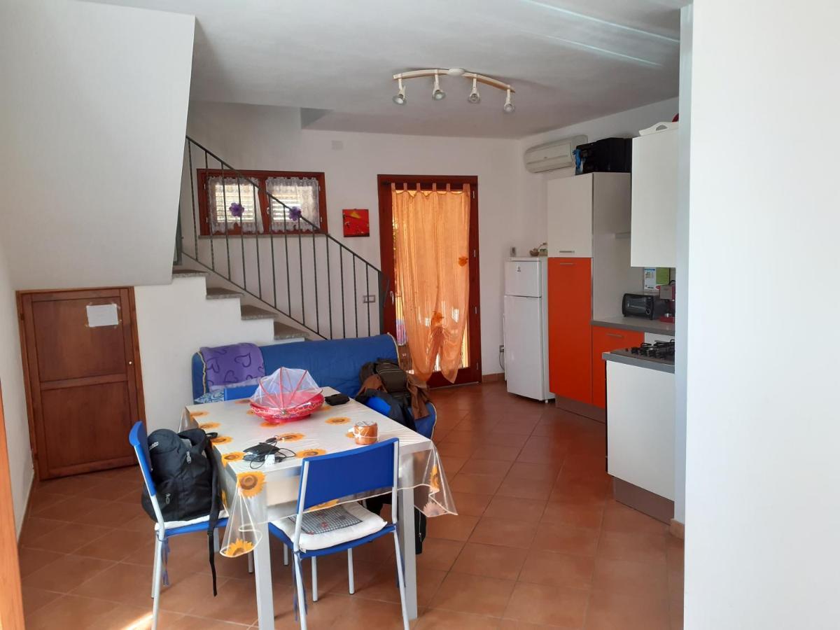 Villa Su Due Livelli Super Accessoriata SantʼAnna Arresi Exterior foto